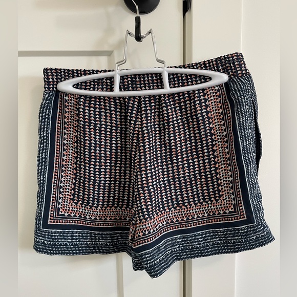 BCBGMAXAZRIA-ISSAC shorts - Picture 3 of 4